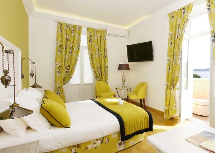 Royal Bon Repos Ξενοδοχείο 3*