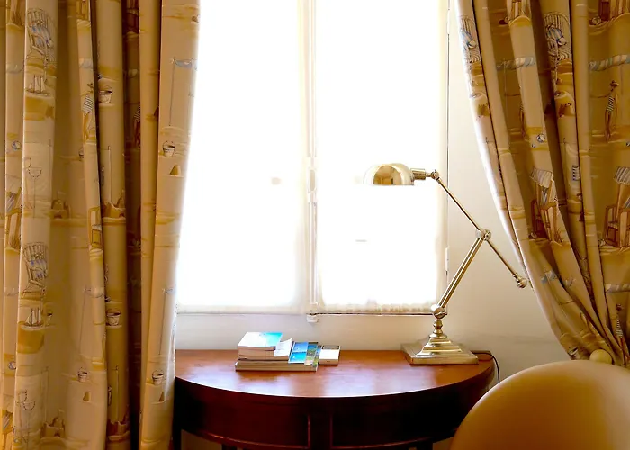 Royal Bon Repos מלון