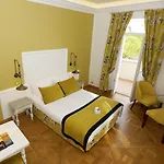 Royal Bon Repos