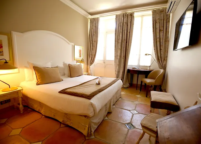 Royal Bon Repos Отель 3*