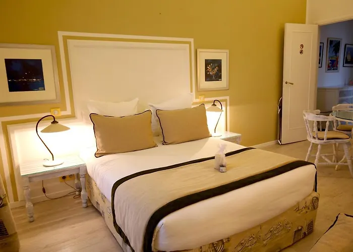 Royal Bon Repos Отель