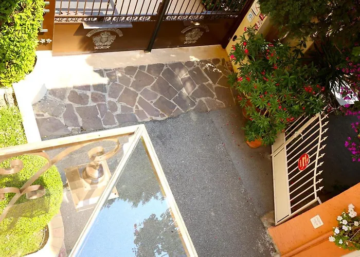 Otel Royal Bon Repos 3*